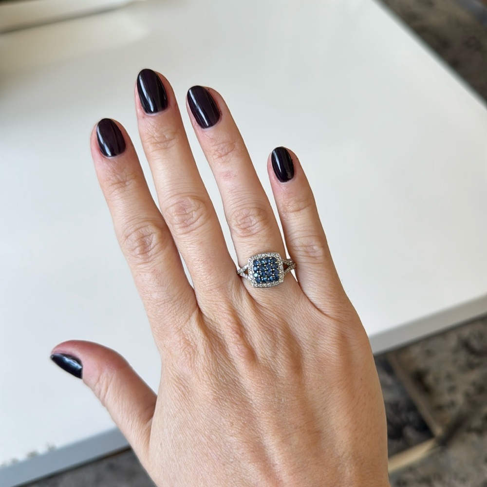 Effy sblue sapphire and diamond pave ring